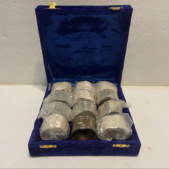 Vintage Purple Velvet Box 12 silver Napkin Rings. - Picture 10 of 12